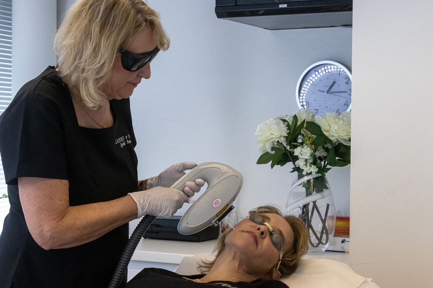 Anne treating a client with the Lynton system at Lumos Skin, Basingstoke